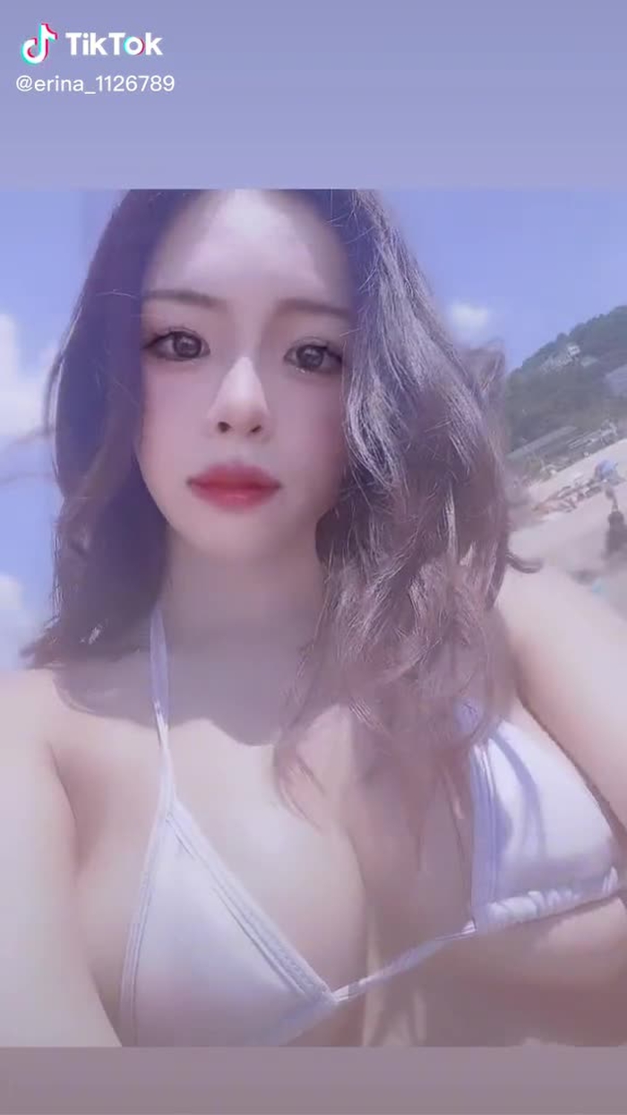 下から失礼します☺️🏖🍒#おすすめ #ビキニ #海
