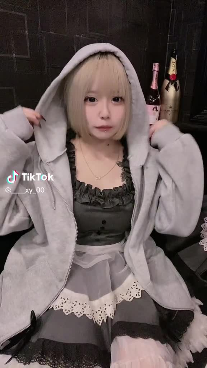 めっちゃみてくるのwww#歌舞伎町 #コンカフェ #新宿