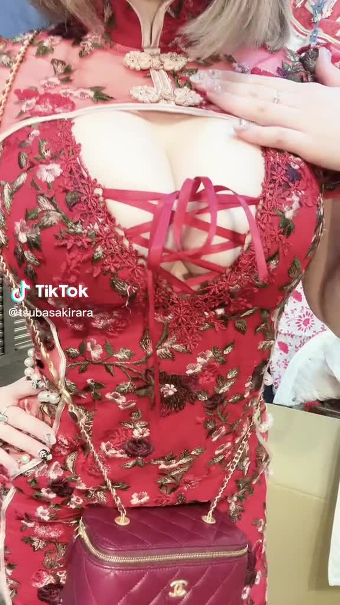 チャック閉まらんかった🧁❤️#チャイナ服 #九份 #阿妹茶樓