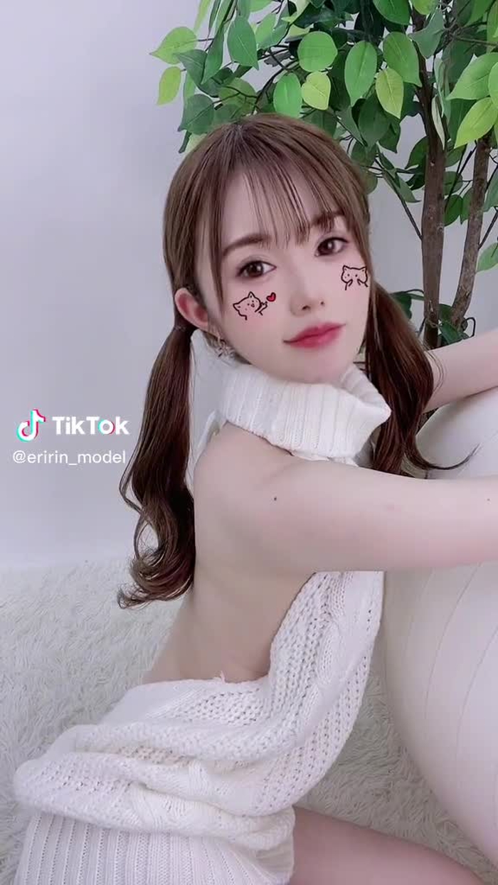 ゴロゴロしてたい〜︎💕︎🥲#tiktok女子 #ツインテール #tiktokアイドル #例のセーター