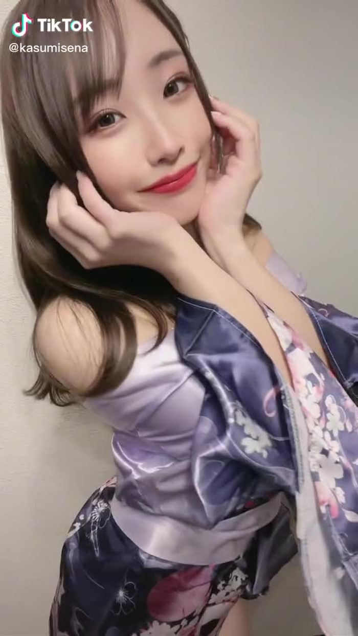 これはなんのコスプレ…？💟#ホワイトフィルター #浴衣女子 1
