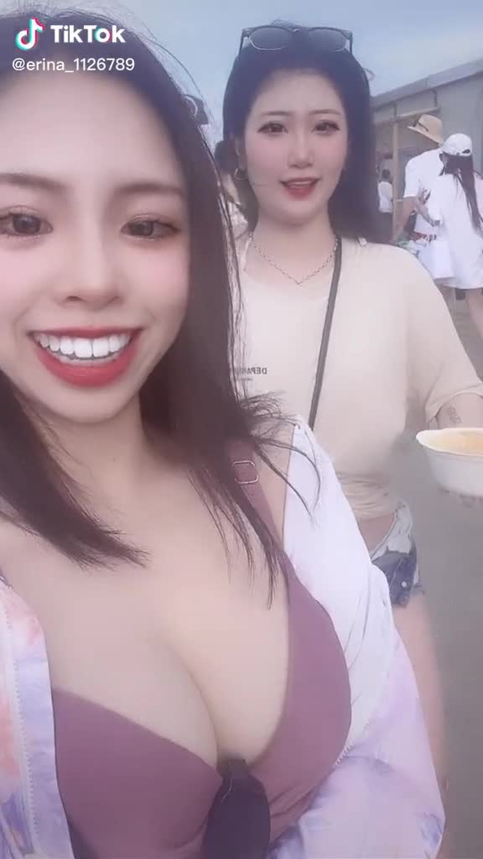 色白ギャルちゃんと由比ヶ浜🏖🤍#gal #海 #ビキニ @ぴーまん🫑