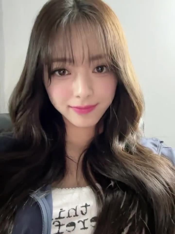 ITZY YUNA 신유나 ITZY_twt_YUNA 4