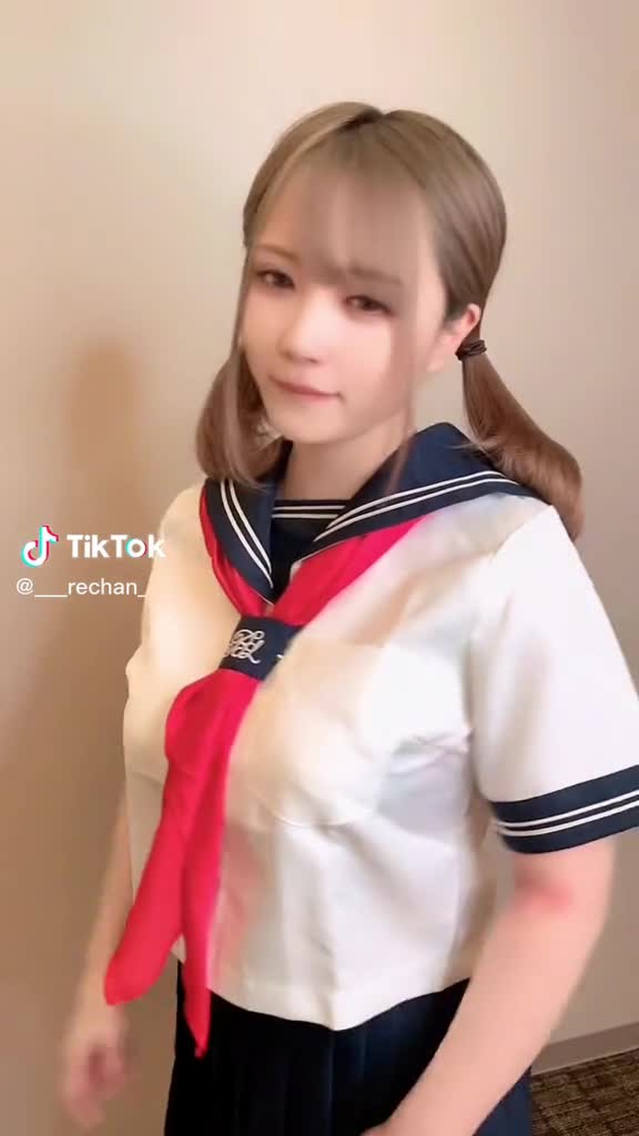 久々制服🙈✨#おすすめ #twitterも見てね #ベルメイク