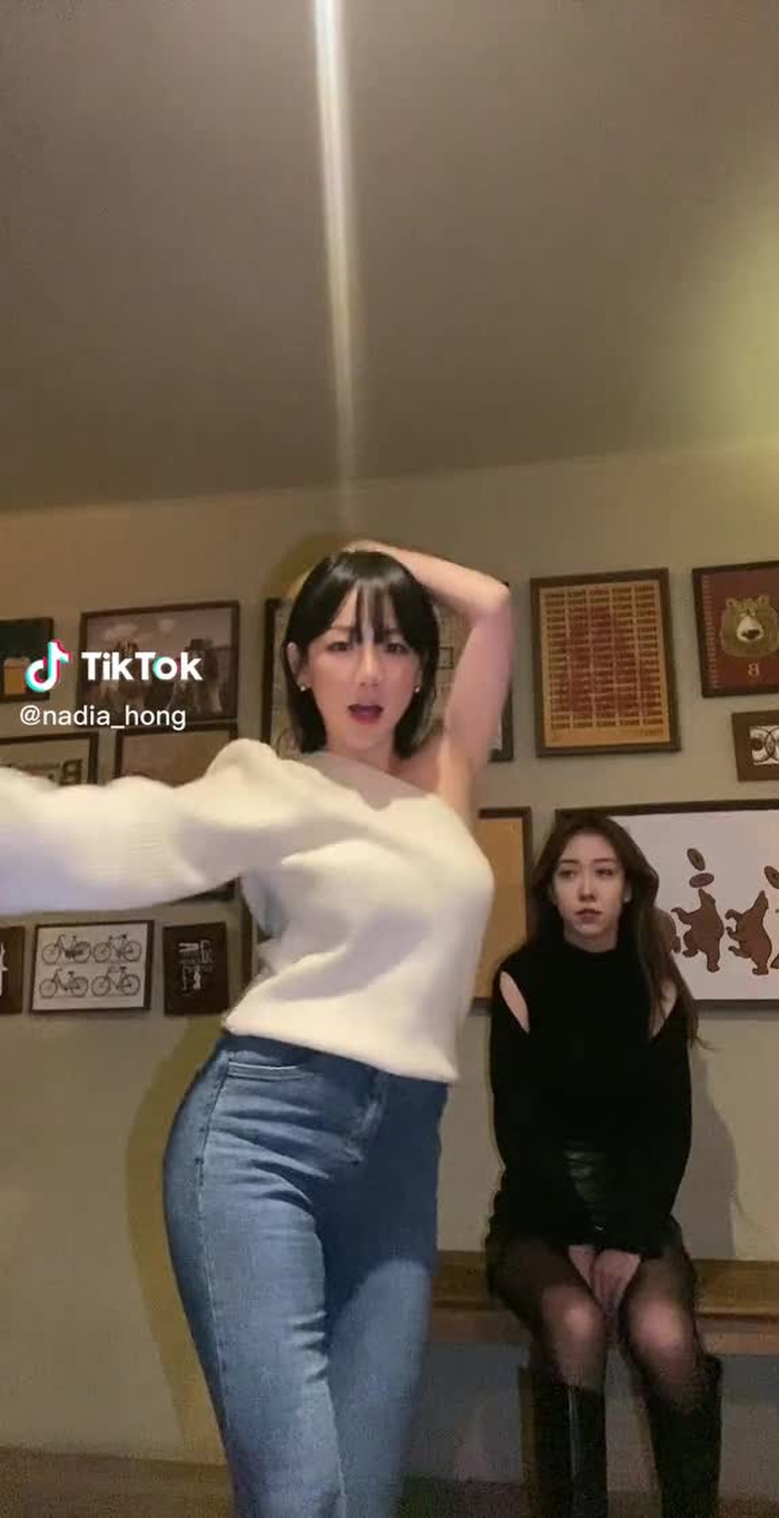 나디아 홍 Nadia Hong (@nadia_hong) 's videos with its a wrap for you baby. - 𝖒𝖈𝖆𝖗𝖊𝖞𝖆𝖚𝖉𝖎𝖔𝖘
