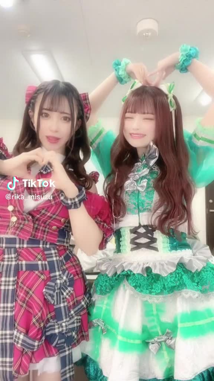 こめ🍚のアイドルライフスターターパックの衣装借りたので一緒に撮った❤️❤️大好き！めっちゃ振りコ〜〜^_^#あいらいふ#アイドル#ベルメイ...