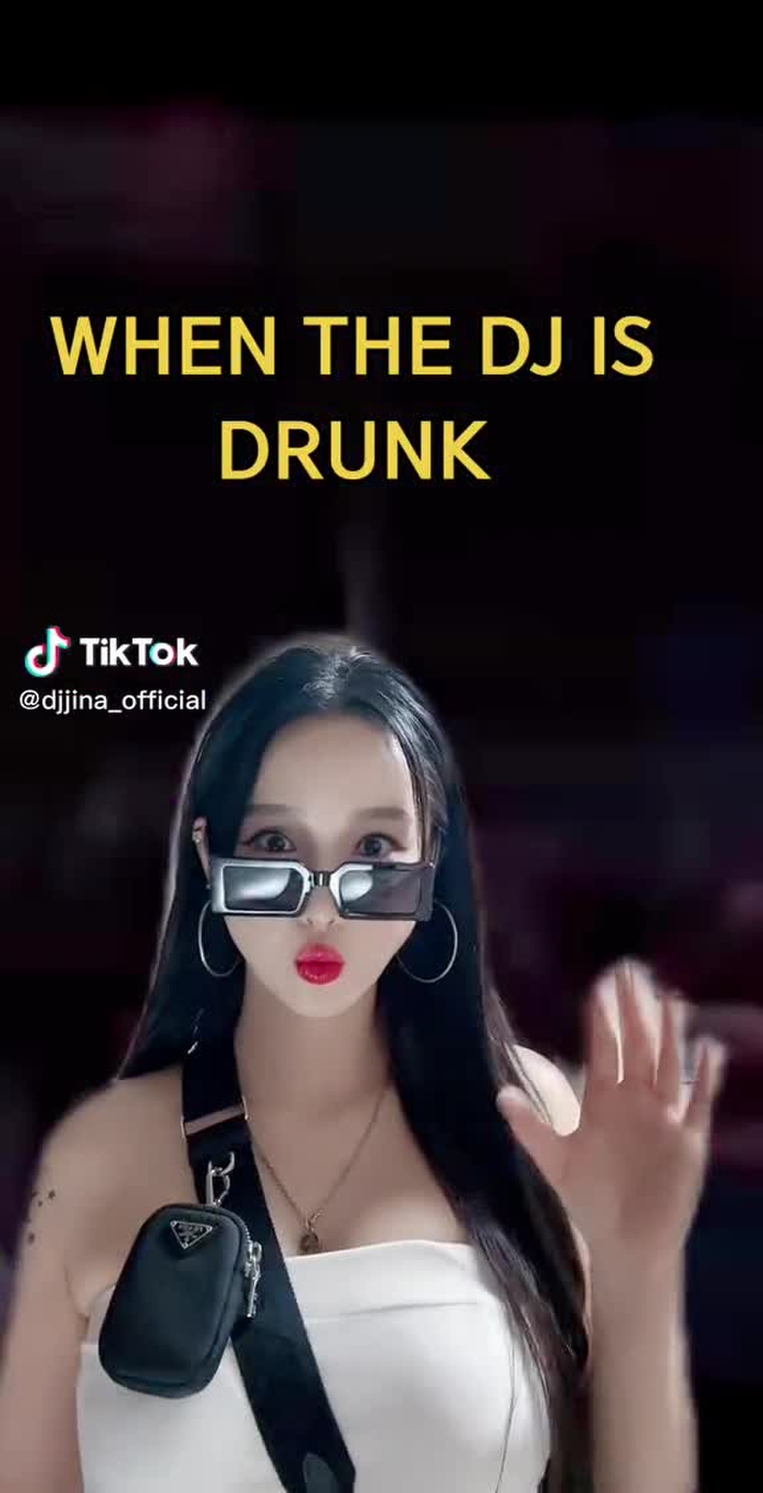 WHen the dj is drunk lol ㅋㅋㅋ 뒤제이가 취하면 음악 비트가 ㅋㅋㅋ #dj #femaledj #godji...