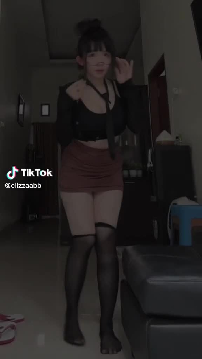 E (@elizzaabb) 's videos with DJ MANGKU PUR3L - DJ TEBANG
