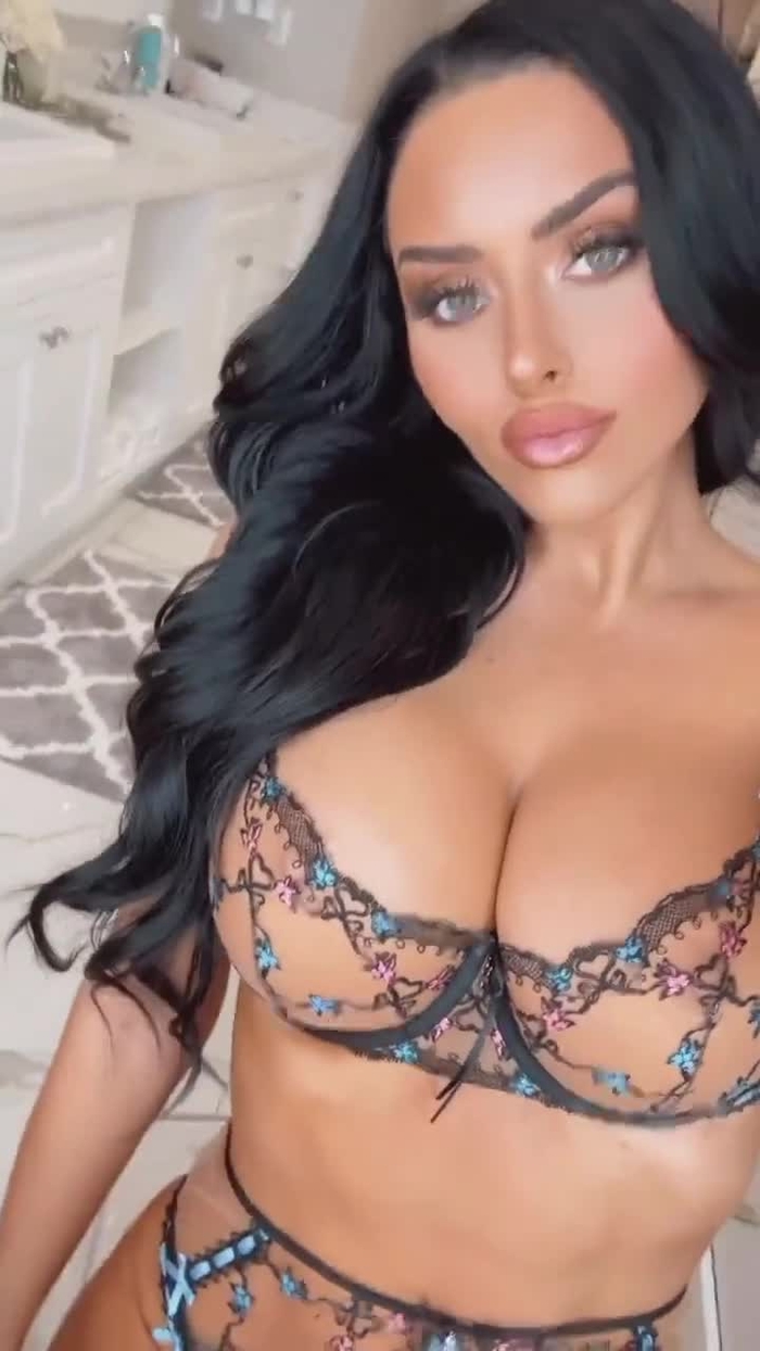 Abigail Ratchford AbiRatchford 7