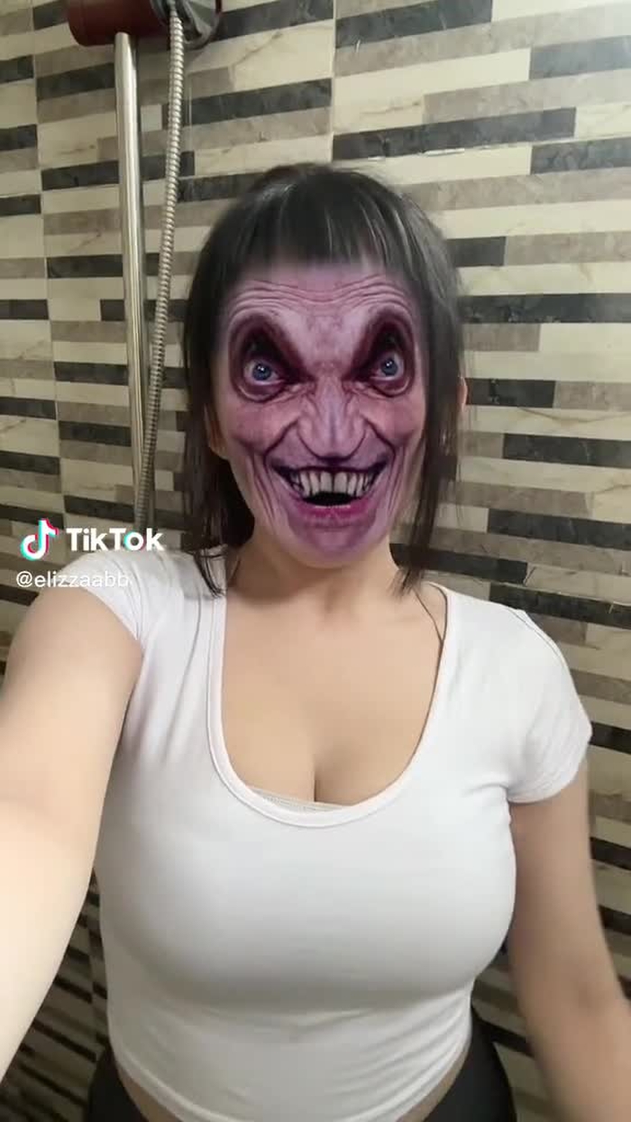 E (@elizzaabb)’s videos with Heyek Crew Suwung - haluallday 4