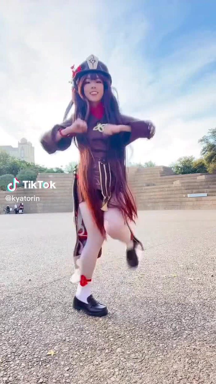 Hutao dancing on your grave 🪦🖤 #hutao #hutaogenshinimpact #hutaocos...