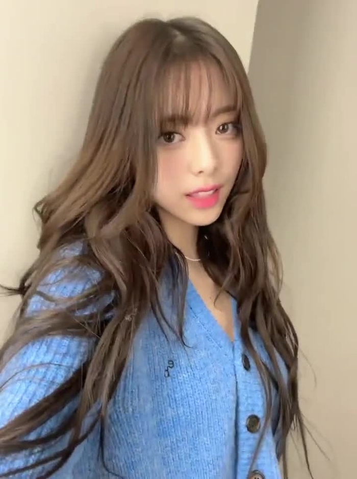 ITZY YUNA 신유나 ITZY_twt_YUNA 17