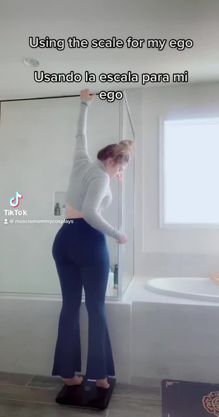 MuscleMommyCosplays (🍑Linnea) MuscleMommyCosp 2