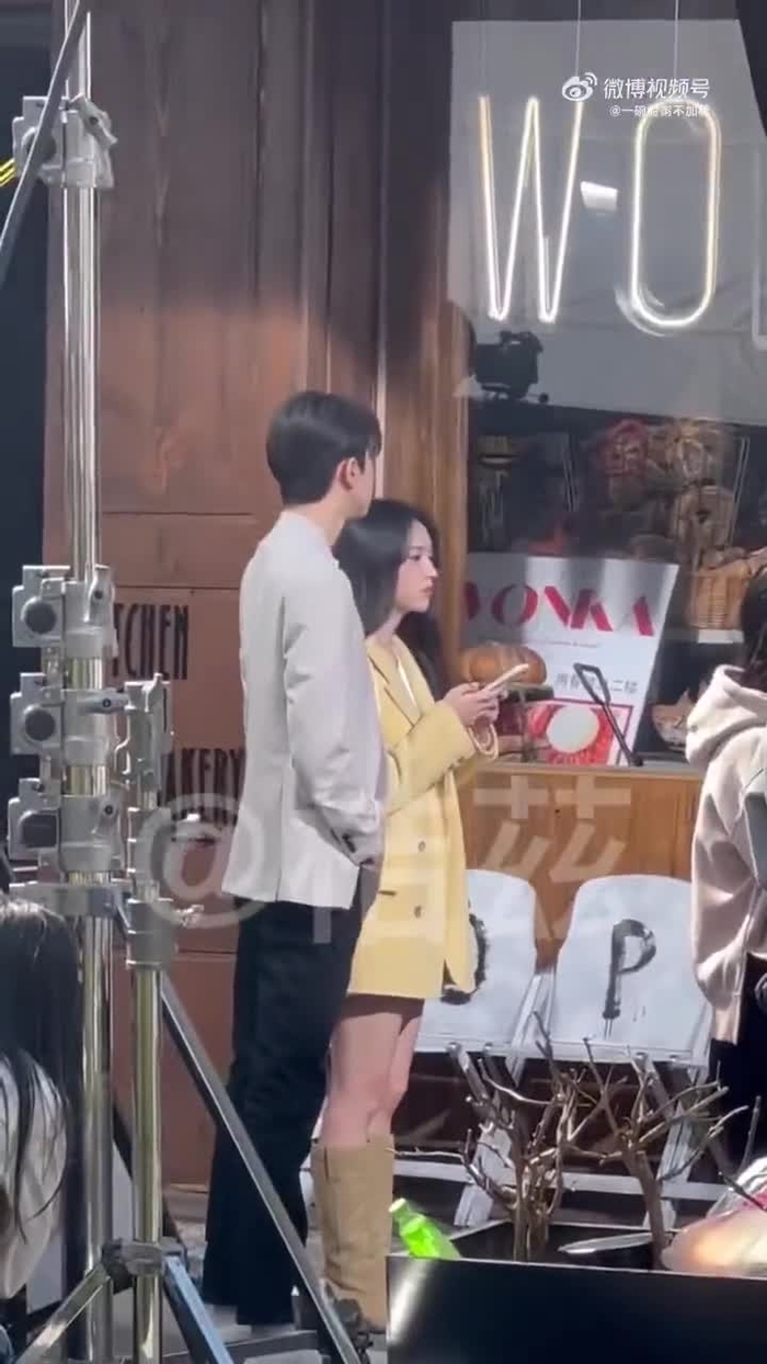 Simply Zhou Ye 周也 SimplyZhouYezi 34