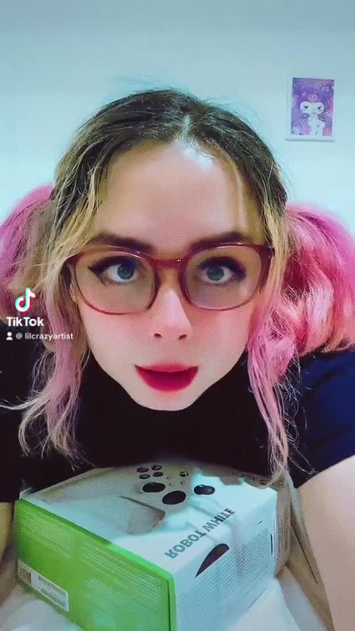 LilCrazyArtist LilCrazyArtist 3