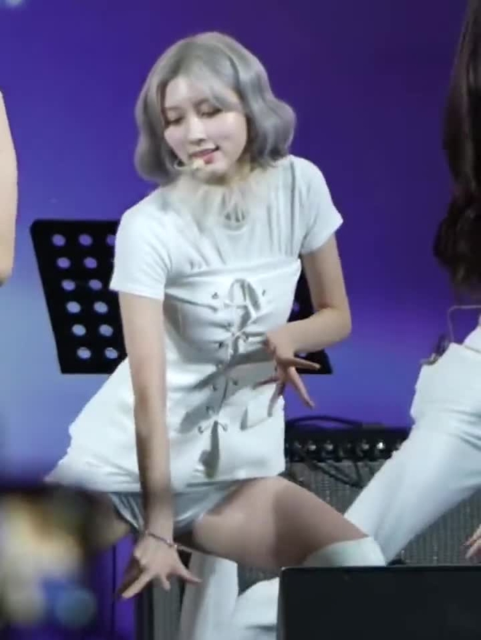 여돌 연구소장 hoot2299 28