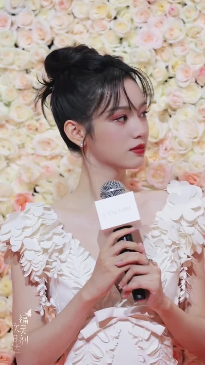 Simply Zhou Ye 周也 SimplyZhouYezi 40