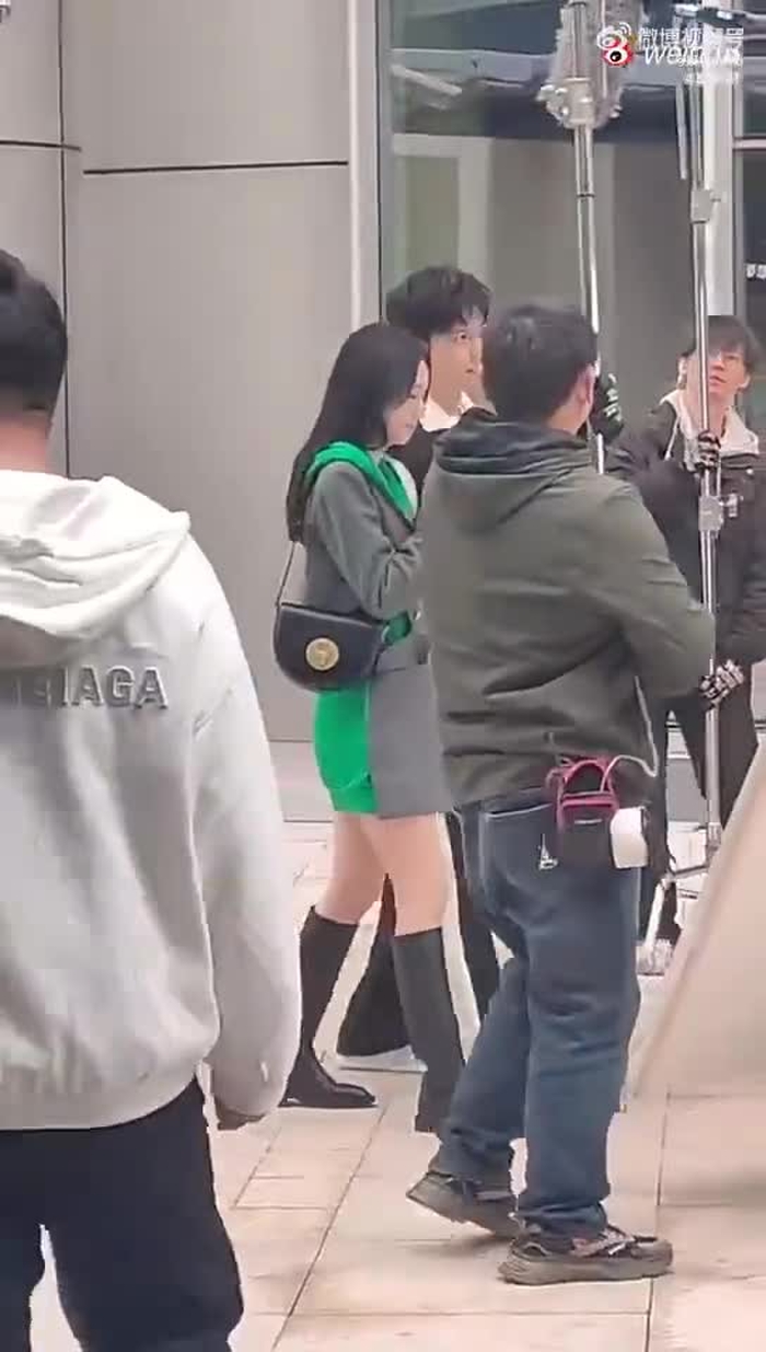 Simply Zhou Ye 周也 SimplyZhouYezi 45