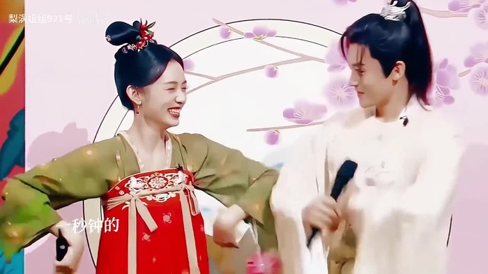 Simply Zhou Ye 周也 SimplyZhouYezi 49