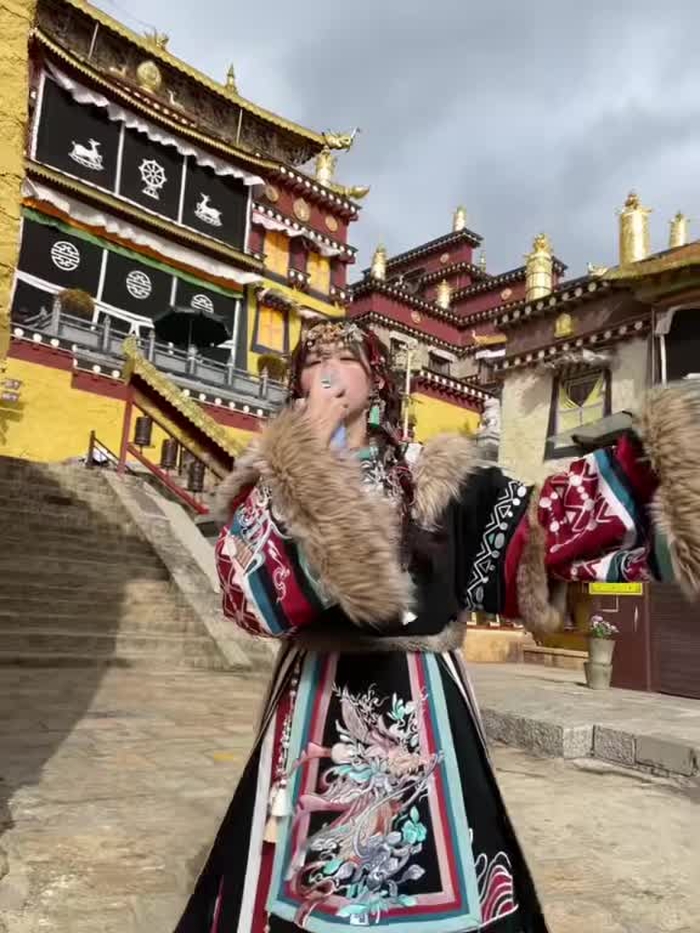 “一个缺氧但不缺信仰的地方” #香格里拉