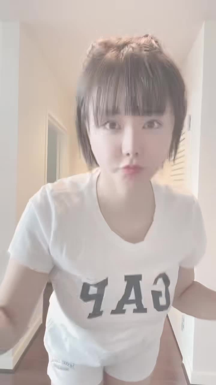 어려보이고 싶어서 잘랐다..