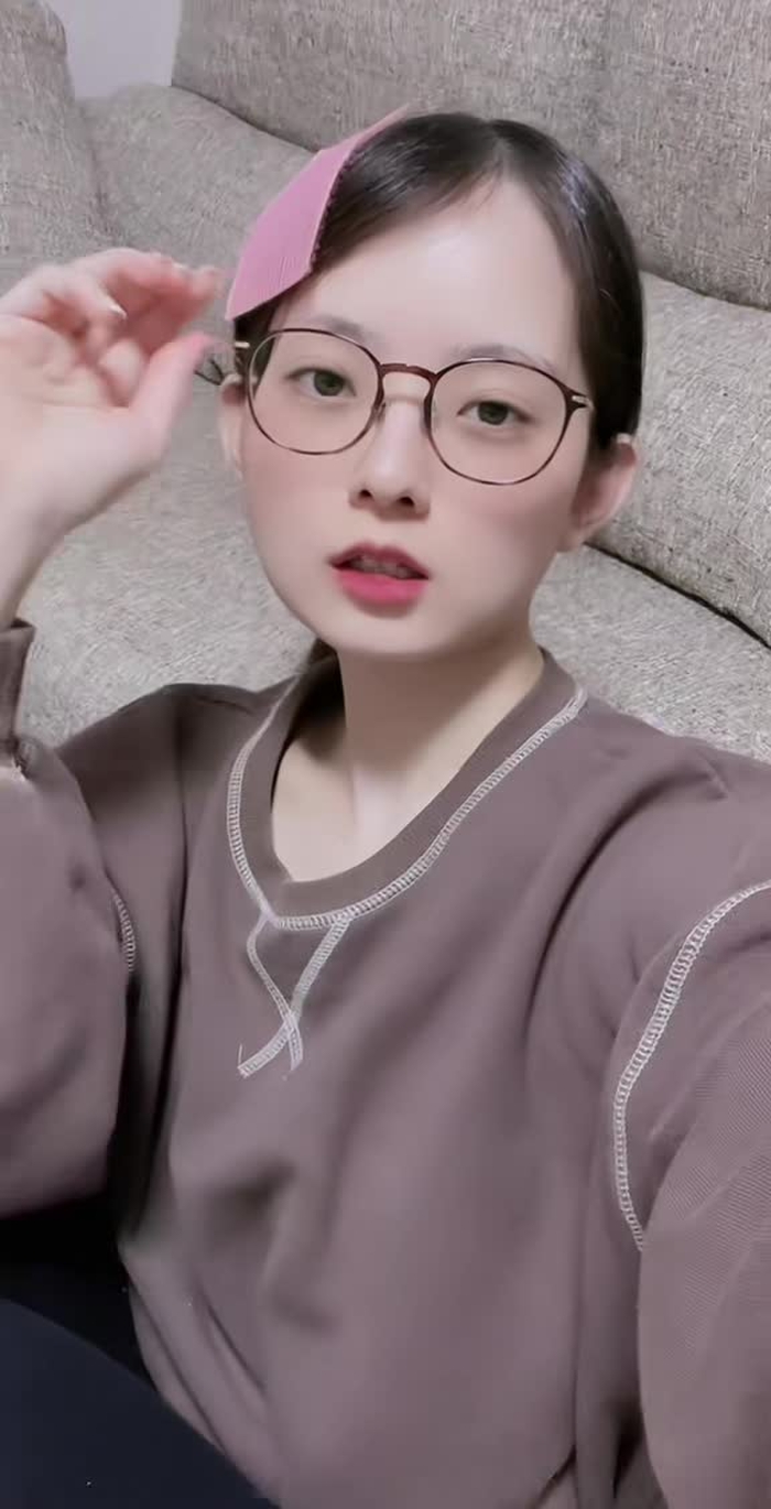視力は0.0002くらいしかないです#fyp #foryou #おすすめ #毎日投稿
