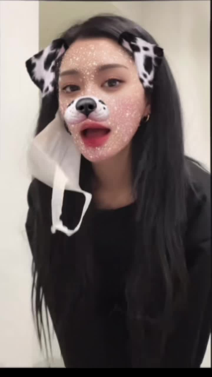 私が見せてあげます、んーまっ♡