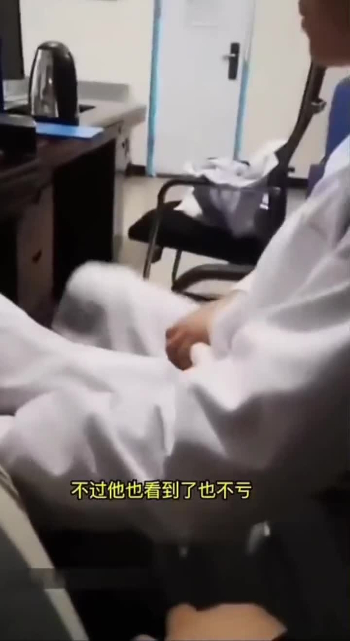 林舔舔 Llintiantian 4