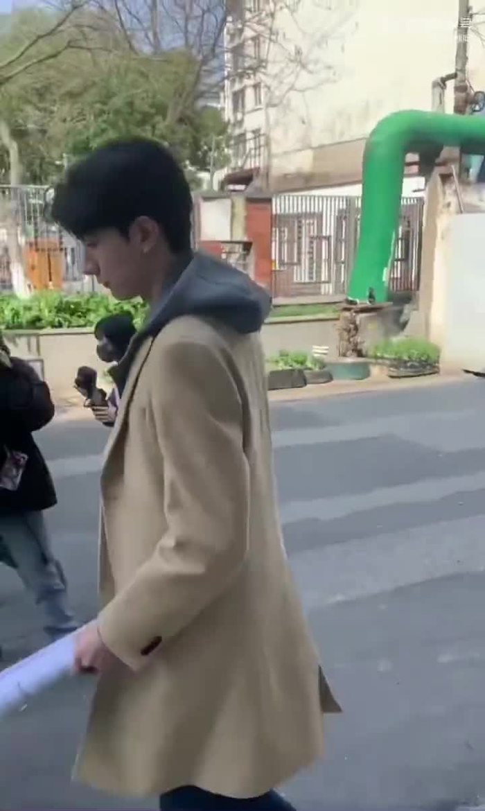 Simply Zhou Ye 周也 SimplyZhouYezi 68