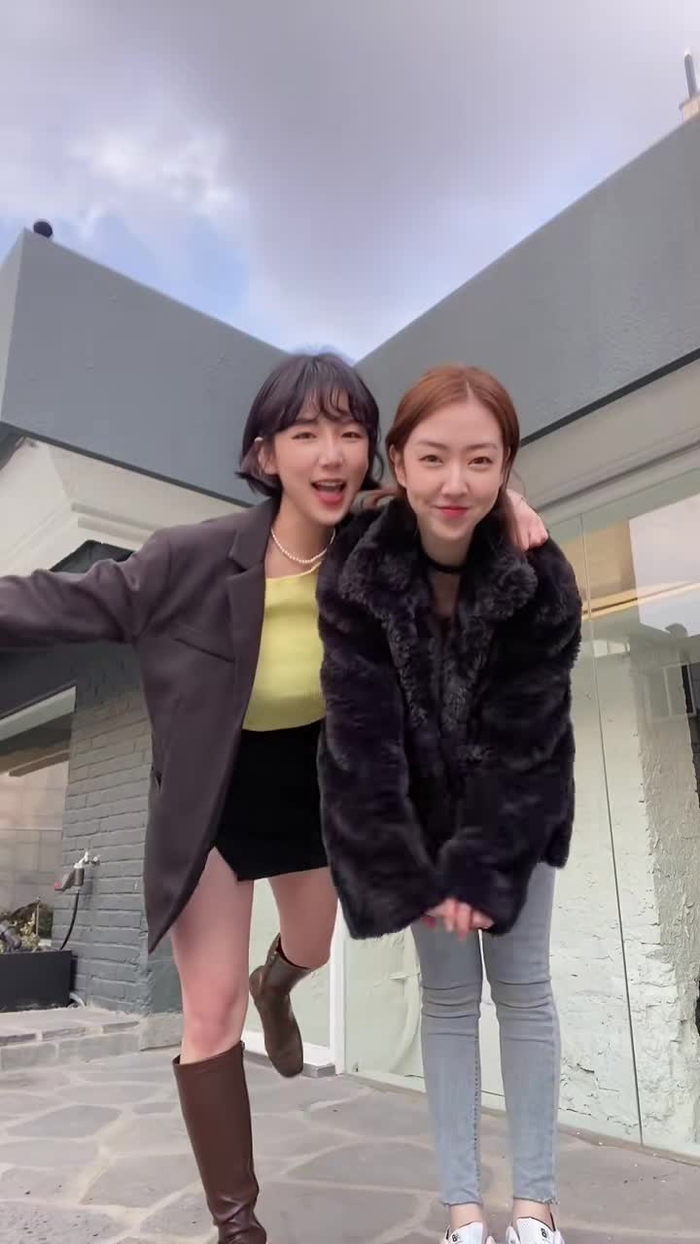 나디아 홍 Nadia Hong (@nadia_hong)’s videos with original sound - Mia Mugavero