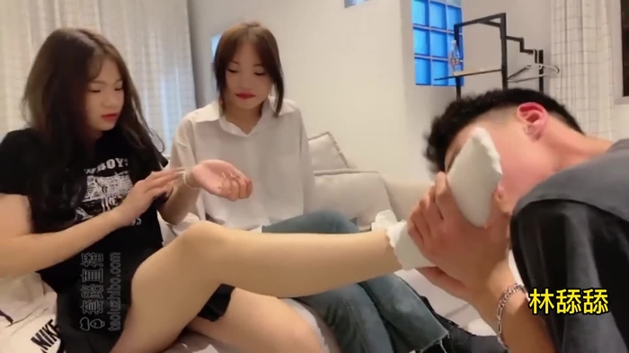 林舔舔 Llintiantian 30