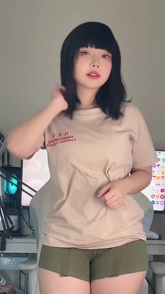 normie post! im waiting for my new costumes hehe