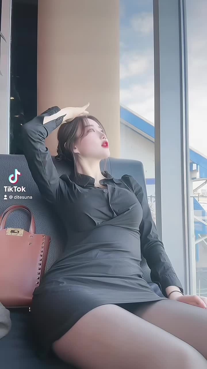 흥 삐져써 !!
