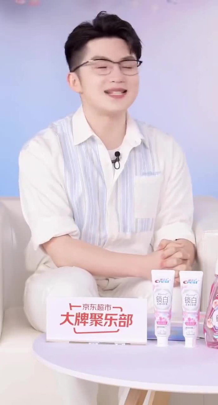 Simply Zhou Ye 周也 SimplyZhouYezi 100