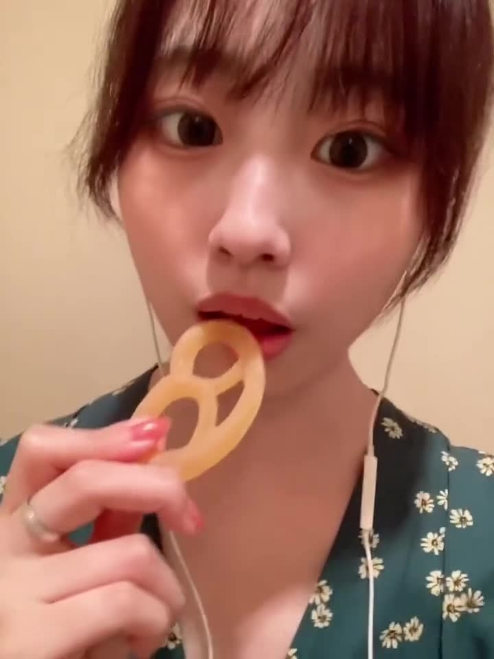 黒咲りり🦋 撮影予定は固ツイ kurosaki_riri
