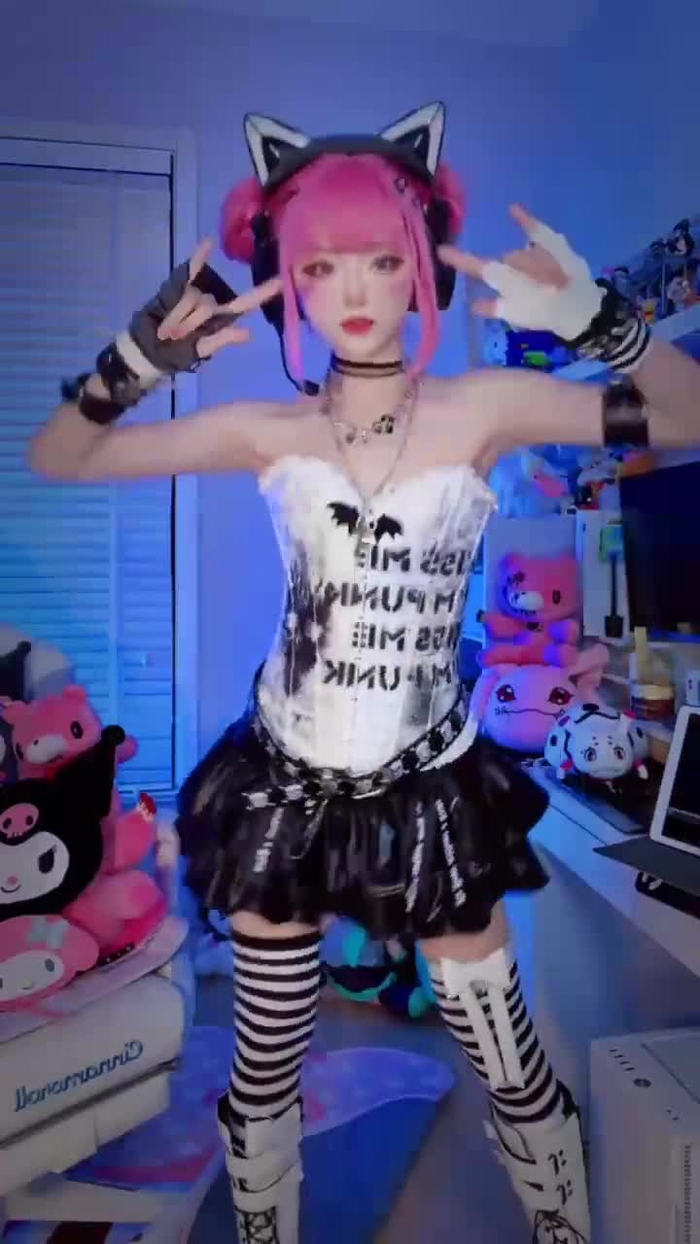 小柔SeeU @seeu_cosplay 48