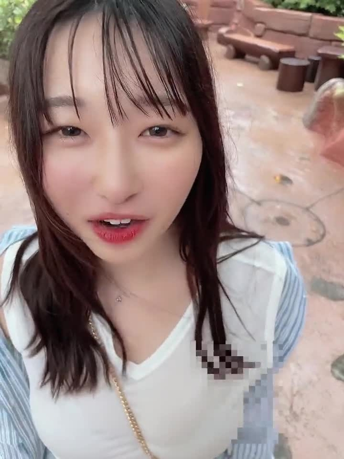 我妻ゆりか︎︎🌴1st写真集発売中🌴 @yurikatsupa 3