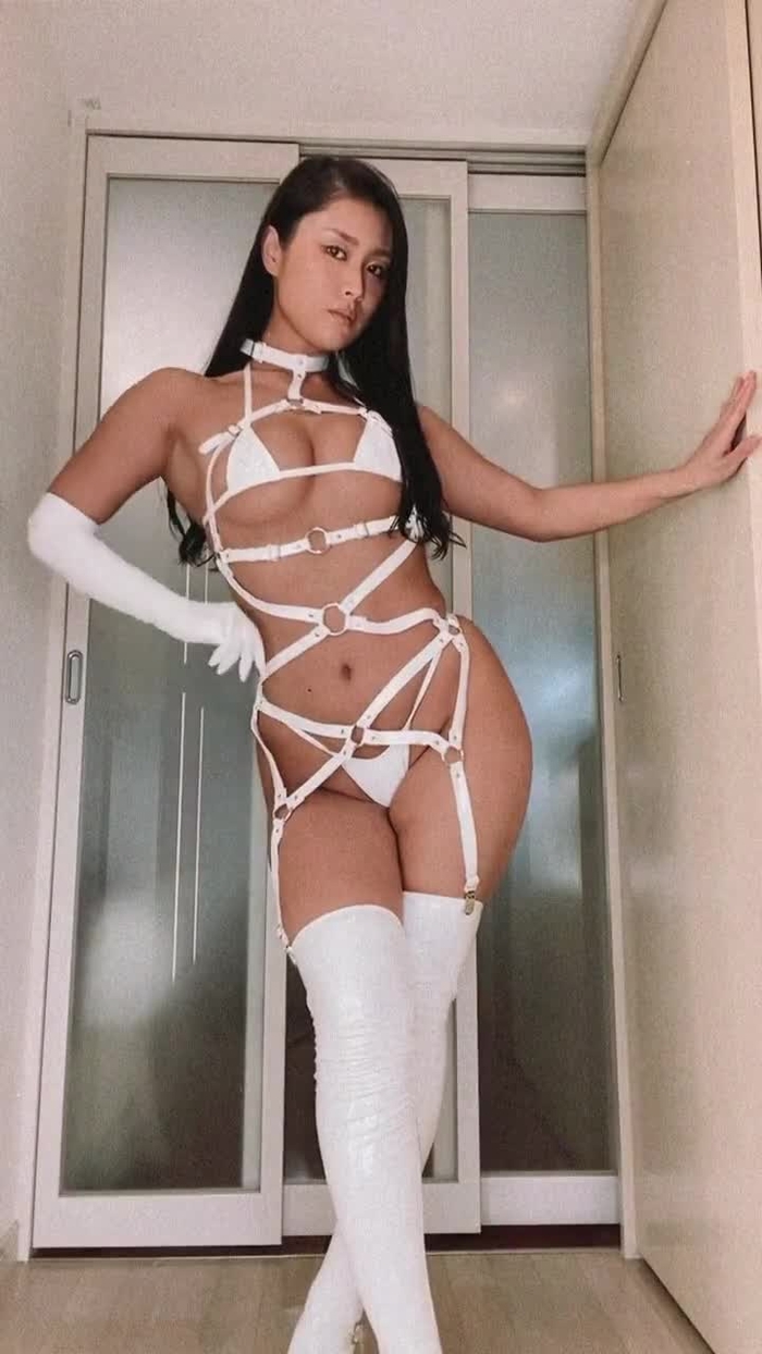 Rose Melle @_RoseMelle 154