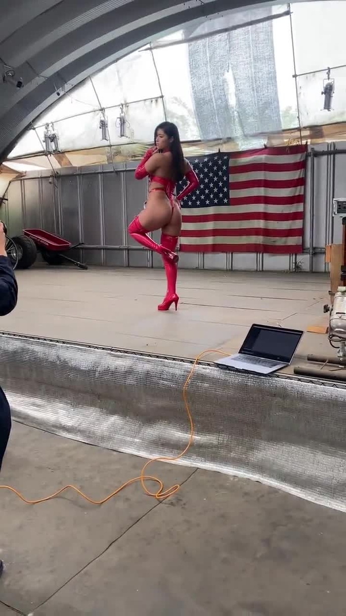 Rose Melle @_RoseMelle 145