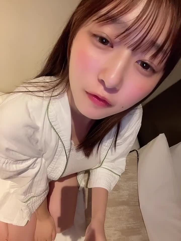 我妻ゆりか︎︎🌴1st写真集発売中🌴 @yurikatsupa 5