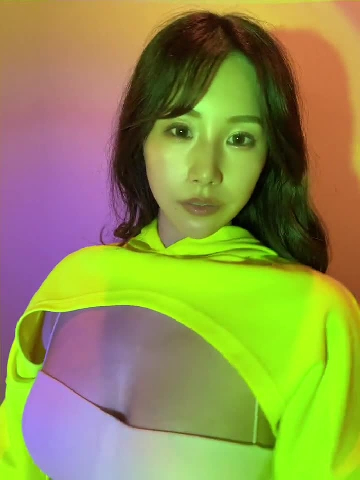 七海あやか／nanami ayaka @ayakaofficial24 10