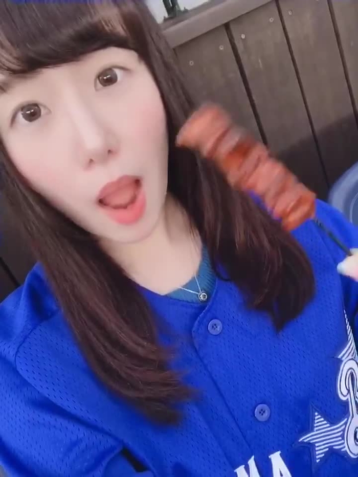 蒼井まや⚾️💙＼横浜優勝／ @aoimaya_ny 48
