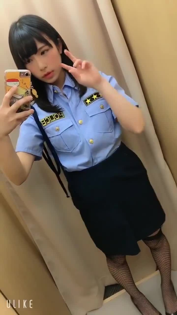 村上りいな@5/14FLASH発売 @riina1126_gpr 3