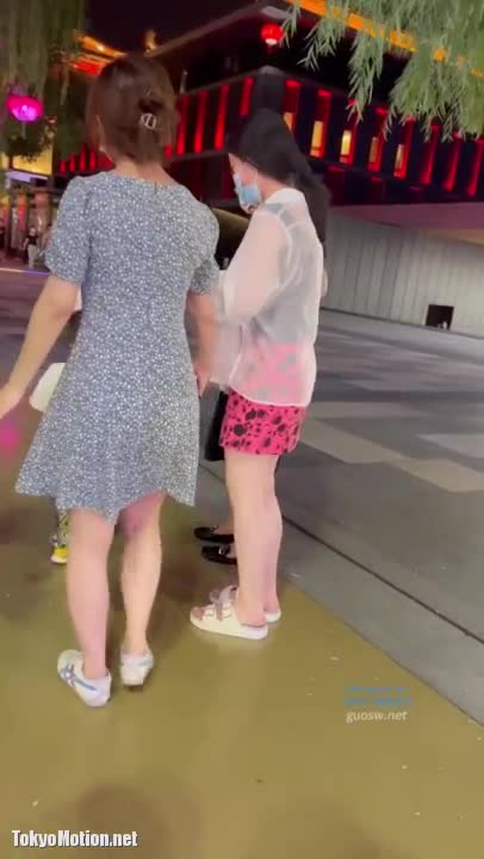 【盗撮動画】つるつるヒップにTバック娘逆さ撮りパンチラ、激エロすぎるwwww