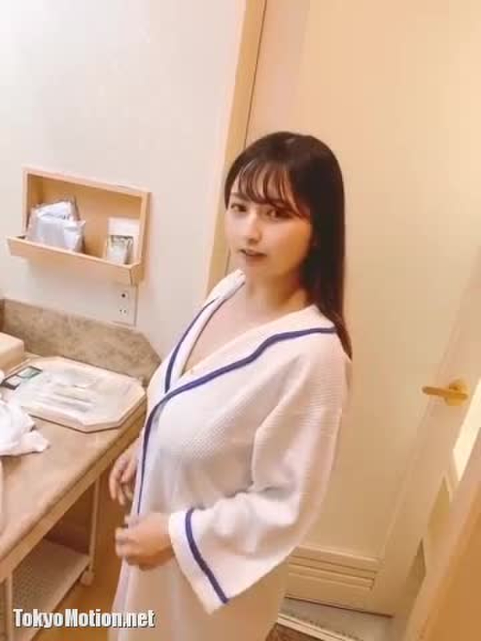 スマホ個人撮影 やさしっ！！惜しみなくオッパイ見せて揉ませてくれる爆乳美少女ちゃん♪