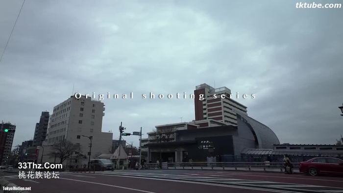 スマホ個人撮影 4年ぶりに再会した女友達と庭園デート→「(ホテル)行こ♡」パイパンまんこに中出し！（フェラで顔出し）