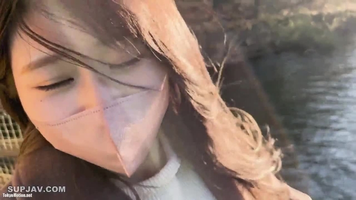 スマホ個人撮影 清純っぽいのにヤル気満々な花屋の看板娘と公園デート→可愛いから2回中出し！