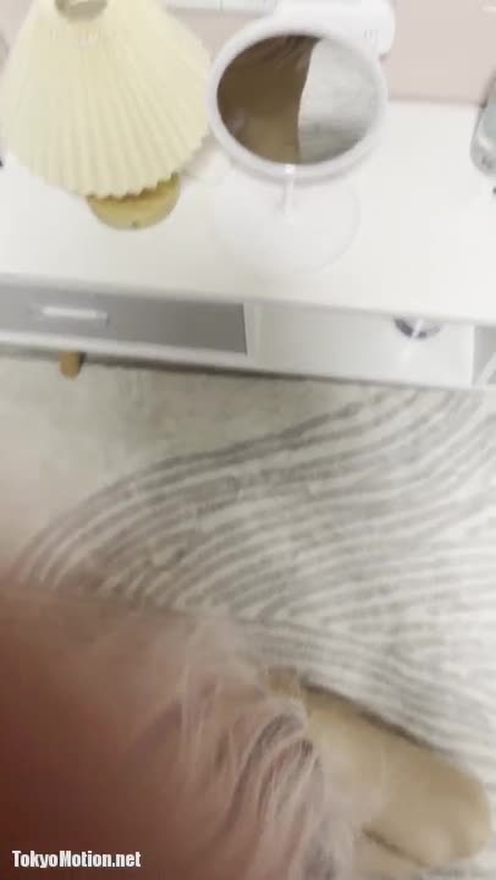 スマホ個人撮影 銀髪のかわいい色白ギャルのプチイラマフェラ→押し倒して正常位ハメv