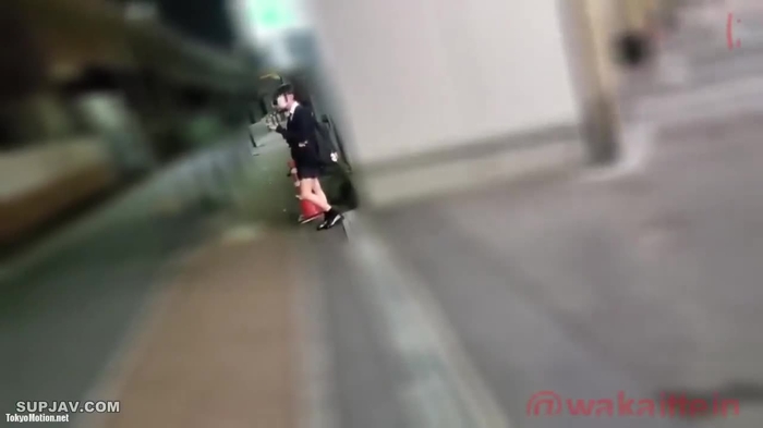 スマホ個人撮影 ネットで出会った裏垢女子のま●こにローター仕込んで野外散歩…ww