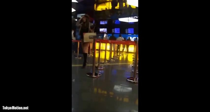 【盗撮動画】ガチものパンチラ映像！ミニワンピの若い娘を逆さ撮りしたらまさかのバックプリントPだったんだがw